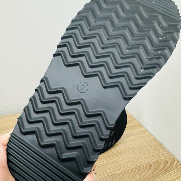 Women’s Black Platform Fur Lined Mary Jane Slipper Size 7 - Picture 9 of 10